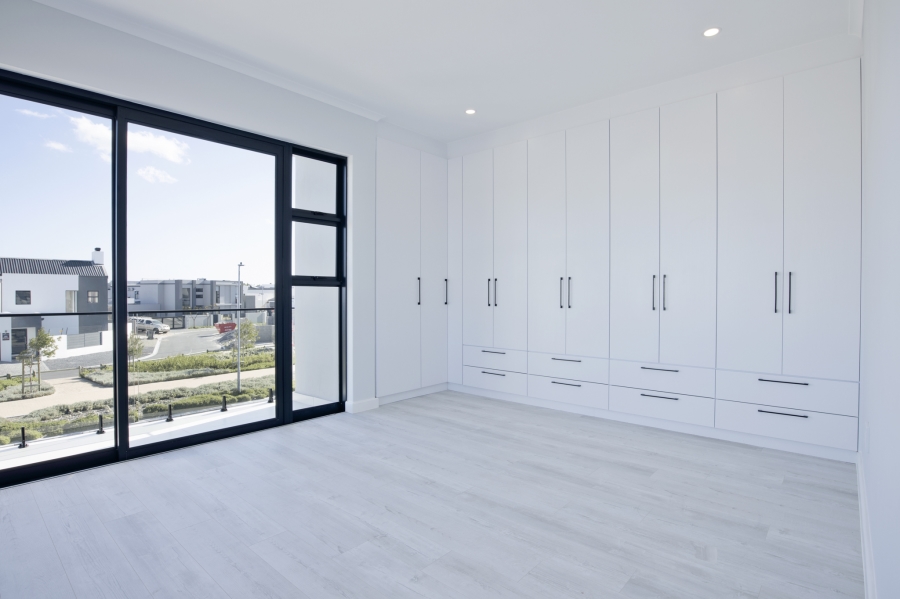 5 Bedroom Property for Sale in Sandown Western Cape